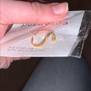 Gold Size 6 pura vida wave ring